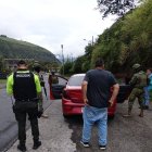 Policías y militares realizan un control rutinario en Tungurahua para prevenir la llegada de delincuentes desde provincias con toque de queda.