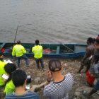 La Policía acudió al sitio para ayudar al rescate del cuerpo