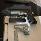 Parte de las evidencias incautadas a los sospechosos.