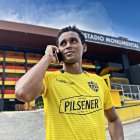 El goleador Fidel Martínez llamó a los hinchas cumpleañeros de la semana