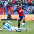 Pervis Estupiñán juega a las 15:00 en la Liga Española,defendiendo al Osasuna.