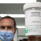 La dexametasona promete ser un fármaco que ayude a salvar las vidas de pacientes con COVID-19.