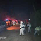 El cadáver fue localizado a un costado de una carretera de tercer orden. Tenía un corte en su cabeza.