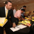 Juan Alfredo Cuentas, exvicepresidente financiero de Barcelona, se defiende de las acusaciones por comisiones de una agencia.



Agencia (ag-extra)