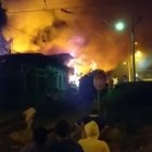 El incendio se produjo a la medianoche de hoy.