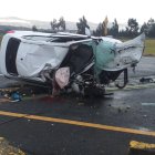 En el auto viajaban cinco personas, cuatro de ellos policías y una murió.
