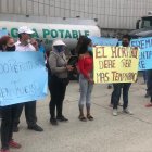 Los ciudadanos reclamaban el horario de distribución del agua.