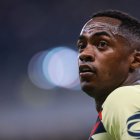 Renato Ibarra seguirá en el América y pidió perdón a su esposa.