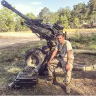 El joven ecuatoriano preparaba el cañón para atacar a los líderes terroristas.