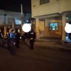 La policía acudió a parar uno los festejos.