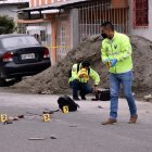 En los alrededores de la escena del crimen, había nueve indicios balísticos.