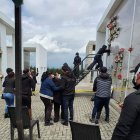 El sepelio se realizó al día siguiente de confirmarse la muerte del conductor. Su familia pide ayuda.