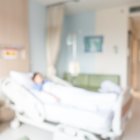 El hombre tuvo que ser atendido en un hospital de París.