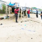 Autoridades municipales llegaron a destruir el sitio donde se refugiaban los extranjeros.