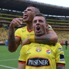 El volante argentino, Damián Díaz (c), tiene contrato con Barcelona hasta 2021.