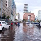 Las fuertes lluvias provocaron congestión vehicular en algunos sectores de la capital.