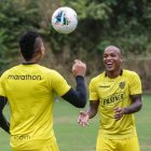 Mientras tanto Jonatan Álvez y Ely Esterilla siguen entrenando para cuando el COE Nacional determine el regreso del fútbol.