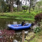 Un nutrido grupo de policías y bomberos buscaron intensamente al niño hasta que lo hallaron.