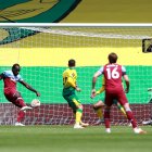 En el fútbol profesional inglés andan a la caza de los 'sospechosos'.