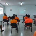 En los centros penitenciarios se adecuaron aulas para que las personas privadas de libertad reciban las capacitaciones.