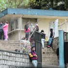 El cuerpo fue llevado a la morgue, donde le harán exámenes dactilares para identificarlo