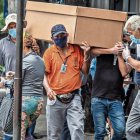 El coronavirus sigue matando personas a 'diestra y siniestra'.