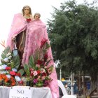 La iglesia celebra la festividad de la Virgen del Carmen.