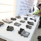 Varios cerebros de vehículos se incautaron entre las evidencias. Este operativo se suma a la detención de cuatro personas por robo de carros.