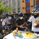 Los ciclistas saborearon una variedad de platos que prepararon los establecimientos participantes en esta edición.