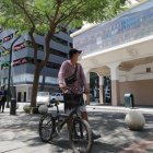 Johnny Torbay y Gabriela Ortiz pedalearon hasta las calles Panamá e Imbabura para observar las nuevas obras de arte y culturales de la zona. 

PERIODISTA : JOSE PIZZA 

FECHA : /07/2020 

Agencia (ag-extra)