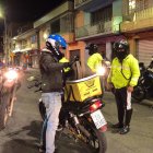 Todos los días la policía hace operativos porque los ciudadanos no acatan las disposiciones gubernamentales.