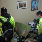 Los policías ingresaron a la casa y hallaron algunas evidencias del supuesto delito.