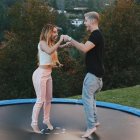  Su novio, Fabio Legarda, falleció tras recibir una bala perdida en un tiroteo mientras estaba en su carro. 