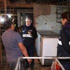  El operativo de control y clausura, se cumplió la madrugada de este jueves 16 de mayo, en tres barrios del oeste de Cuenca. 