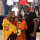  El golero amarillo, junto a Andrew Arizola Mina, de 10 años.   