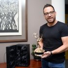  Juan Fernando Velasco ha señalado que se requiere un sacrificio muy grande para el servicio público. 