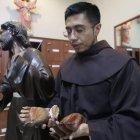  EXTRA habló en exclusiva con la mujer que tumbó una imagen religiosa de una iglesia de Guayaquil. 