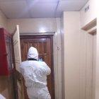  La víctima fue identificada como Roberto Icaza Vega, de 73 años, y al parecer fue asesinado con un arma blanca. 