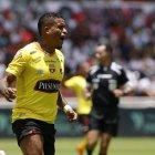  La semana pasada se reunieron para ver cuáles eran las posturas de ambas partes. Acordaron que arroyo tenía que conversar primero con el entrenador Leonardo Ramos. 