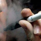  El aparato le estalló en la cara, pequeños trozos cortaron una arteria y otros se le incrustaron en el cráneo. 