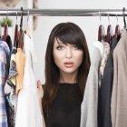  El desconocido llevaba varios días escondido e incluso estaba vestido con ropa de la chica. 