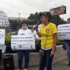  Familiares y pacientes con cáncer se concentraron en los bajos del edificio Joaquín Gallegos Lara para exigir medicinas. 