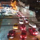  Conductores de taxis y vehículos particulares pugnaban este miércoles 2 de octubre de 2019 en las distintas gasolineras por llenar sus tanques antes de la medianoche. 