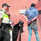  El falso ginecólogo fue detenido en marzo pasado en un centro asistencial de Cuenca. 