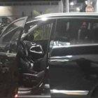  Las personas detenidas se encontraban dentro de un vehículo negro, donde se hallaron 3 gramos de una sustancia verde dentro del cenicero del carro. 