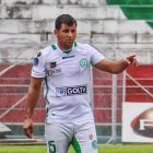  El volante manabita dijo que la Virgen de Monserrate escuchó sus plegarias. Ahora el jugador de 33 años se prepara para cumplirá con su promesa. 