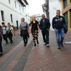  Turistas no pueden dirigirse a sus destinos por las protestas en el país. 