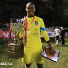  El futbolista de 22 años reveló que esto le permite, además de pensar en la posibilidad de defender la portería chilena, no ocupar cupo de extranjero en el campeonato de ese país. 