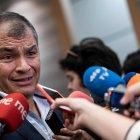  El expresidente pide elecciones adelantadas en el país. 