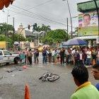  Cerca al cuerpo inerte quedó el liviano vehículo en el cual se movilizaba. 